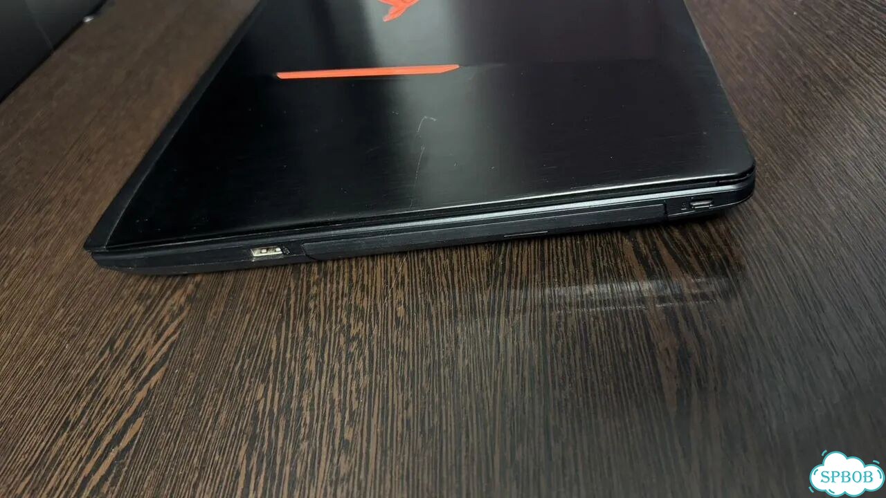 Asus ROG Strix GL553VE игровой ноутбук фото 6