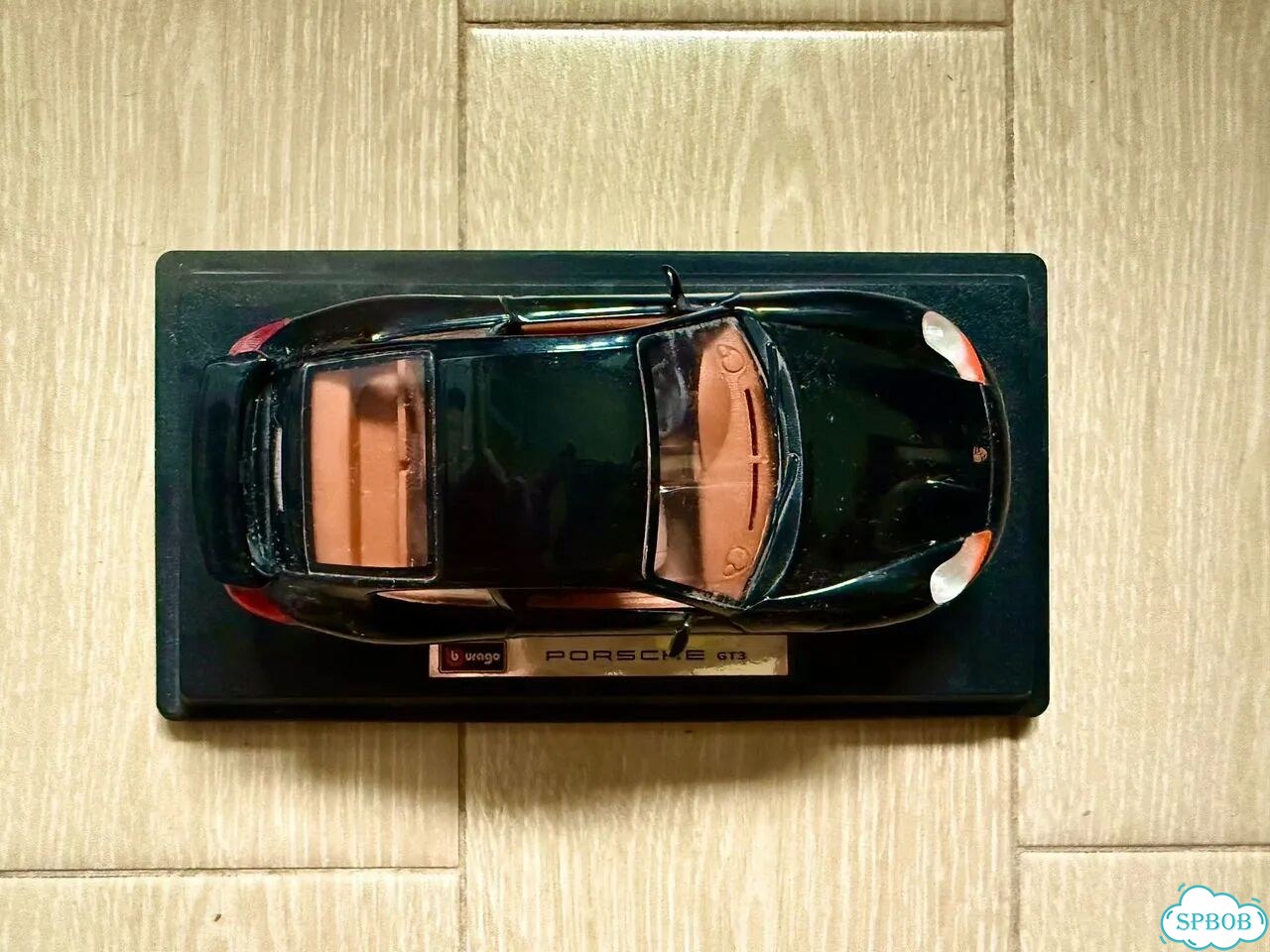 Модель автомобиля Bburago Porsche 911 GT3 фото 2