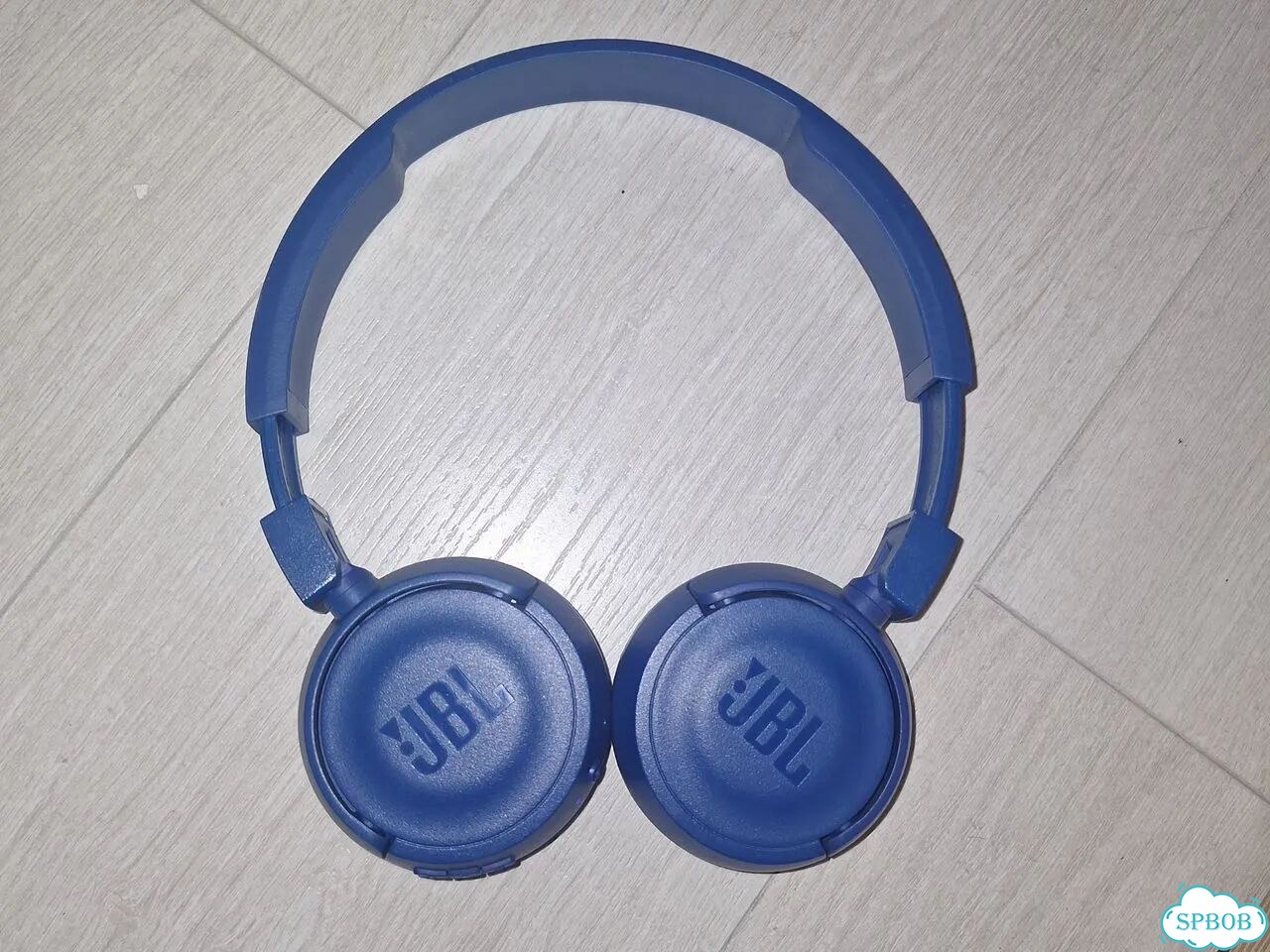 Беспроводные наушники jbl T450BT накладные фото 1