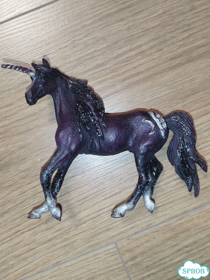 Лошадь единорог Schleich фото 1
