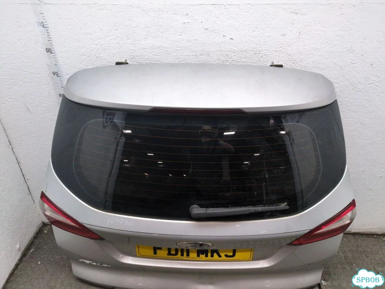 Крышка багажника Ford Focus 3 фото 3