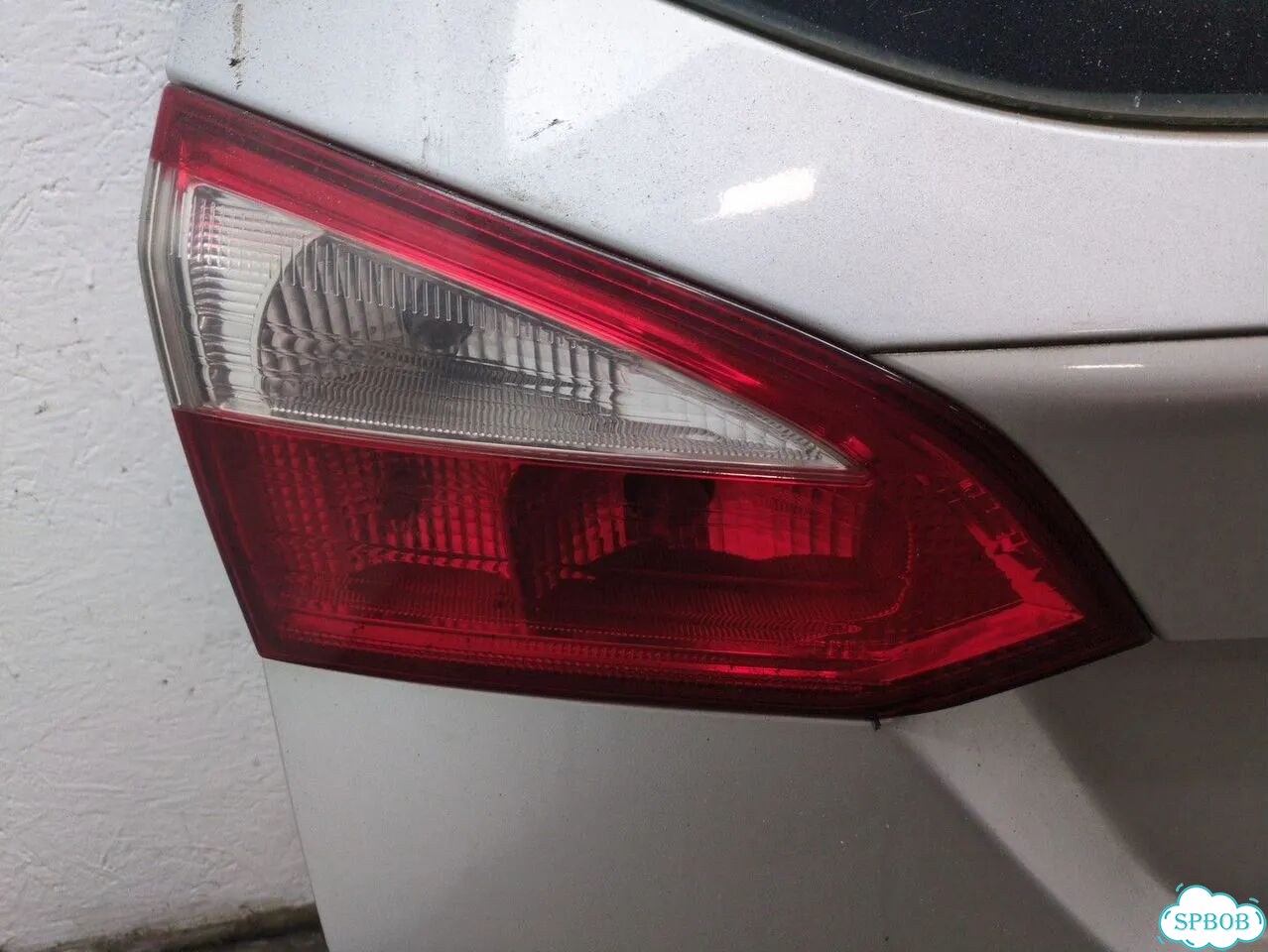 Крышка багажника Ford Focus 3 фото 8