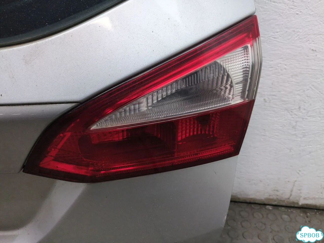 Крышка багажника Ford Focus 3 фото 9