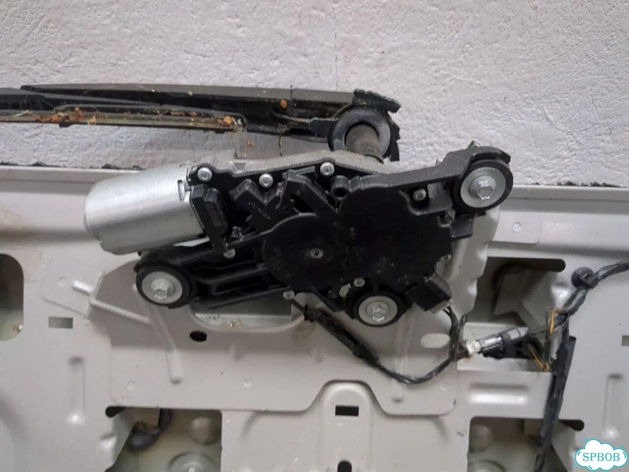 Крышка багажника Ford Focus 2 фото 7