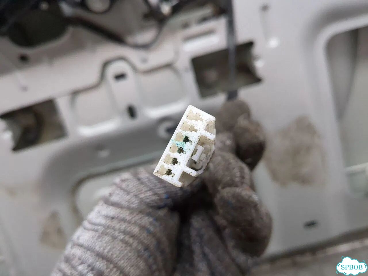 Крышка багажника Ford Focus 2 фото 8