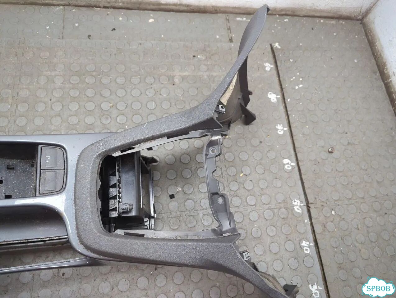Консоль салона Ford Kuga фото 6