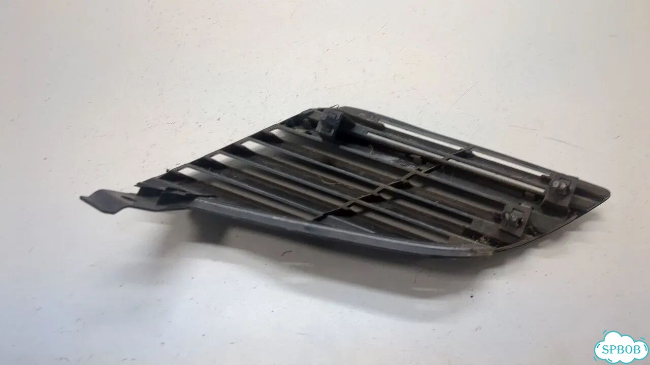 Решетка радиатора Nissan Primera P12 фото 3