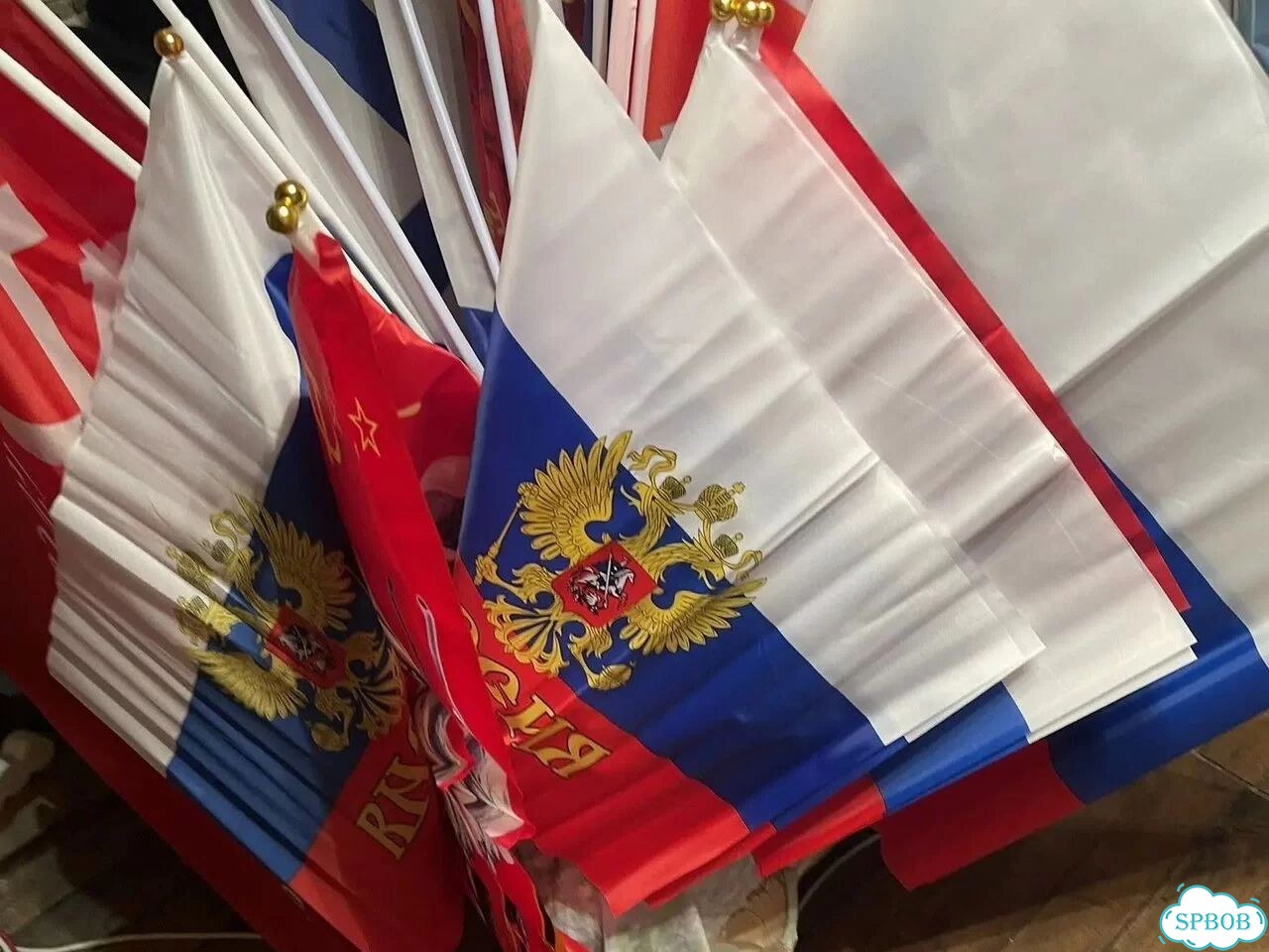 Флаг россии, знамя, Андреевский, на Берлин фото 1