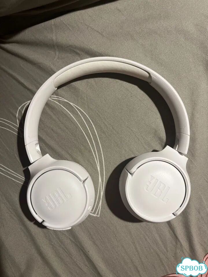 Беспроводные наушники jbl tune520BT фото 1
