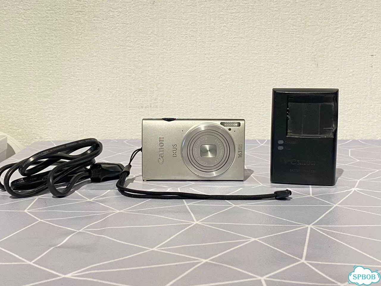 Canon ixus 240 HS (мыльница) фото 1