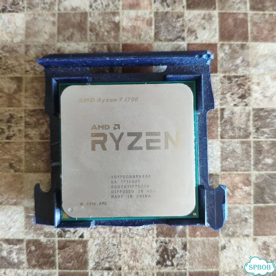 Процессор AMD Ryzen 7 1700 фото 1
