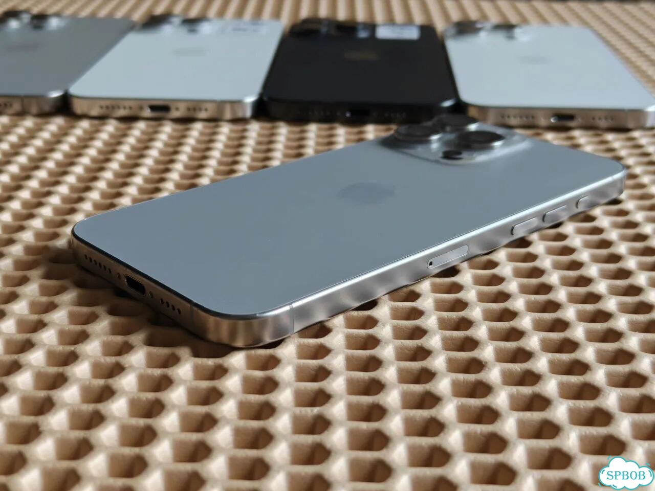 iPhone 15 Pro Max, 256 ГБ, SIM + eSIM фото 2