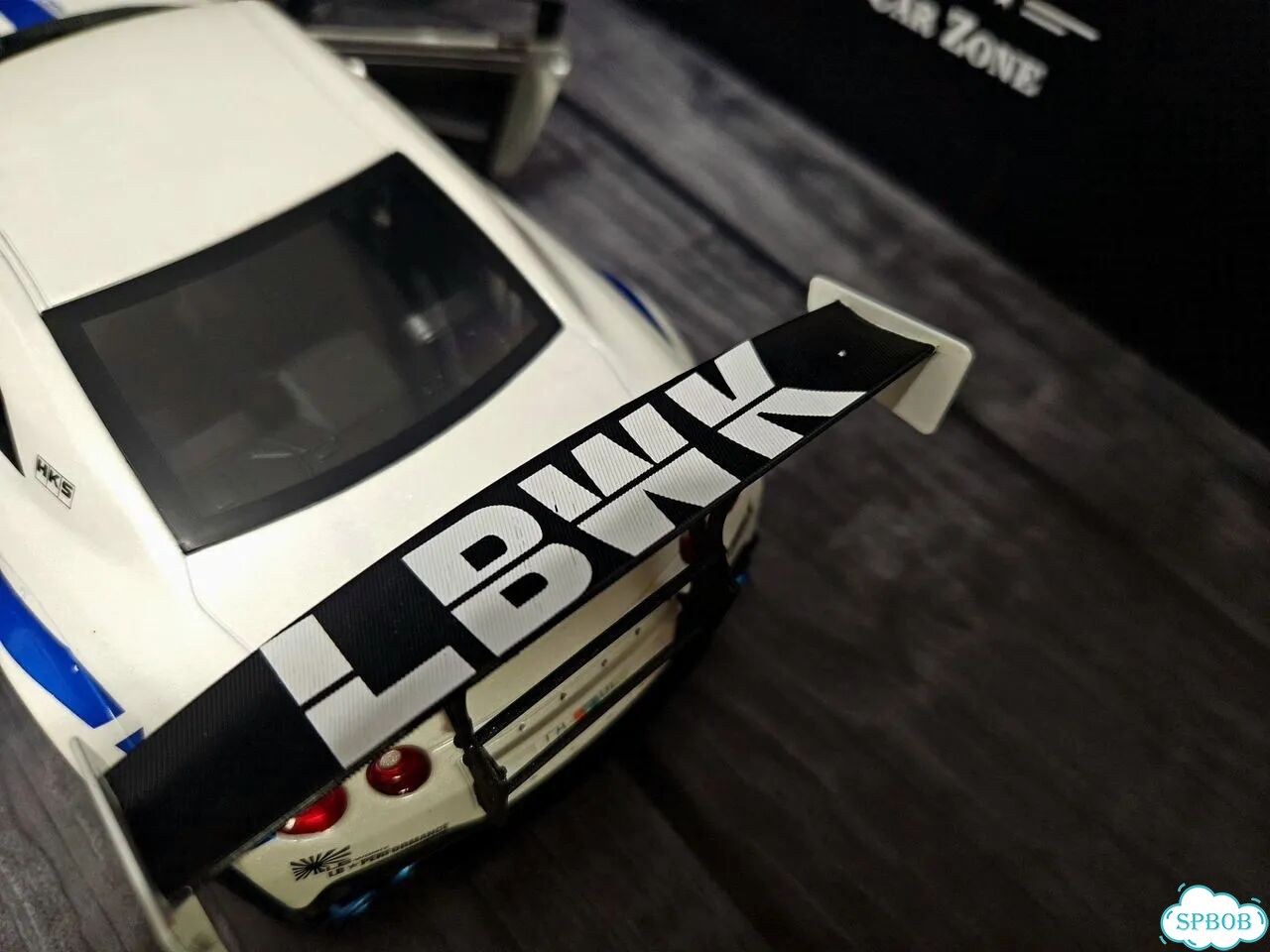 Nissan GT-R R35 Solido 1:18 фото 7