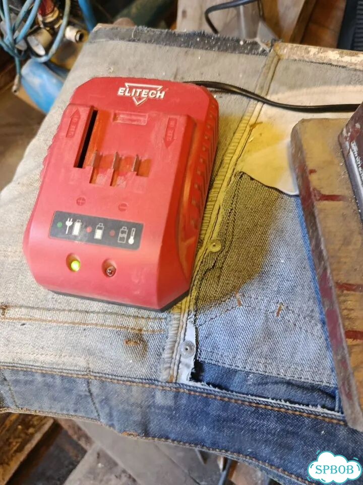 Зарядное устройство Elitech фото 1