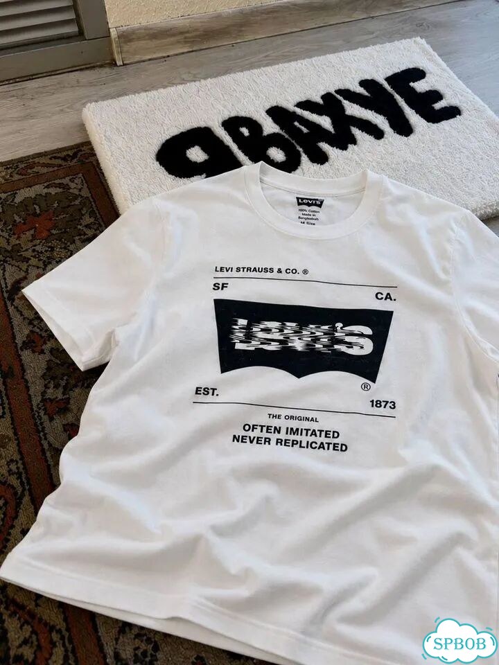 Футболка Levis белая фото 1