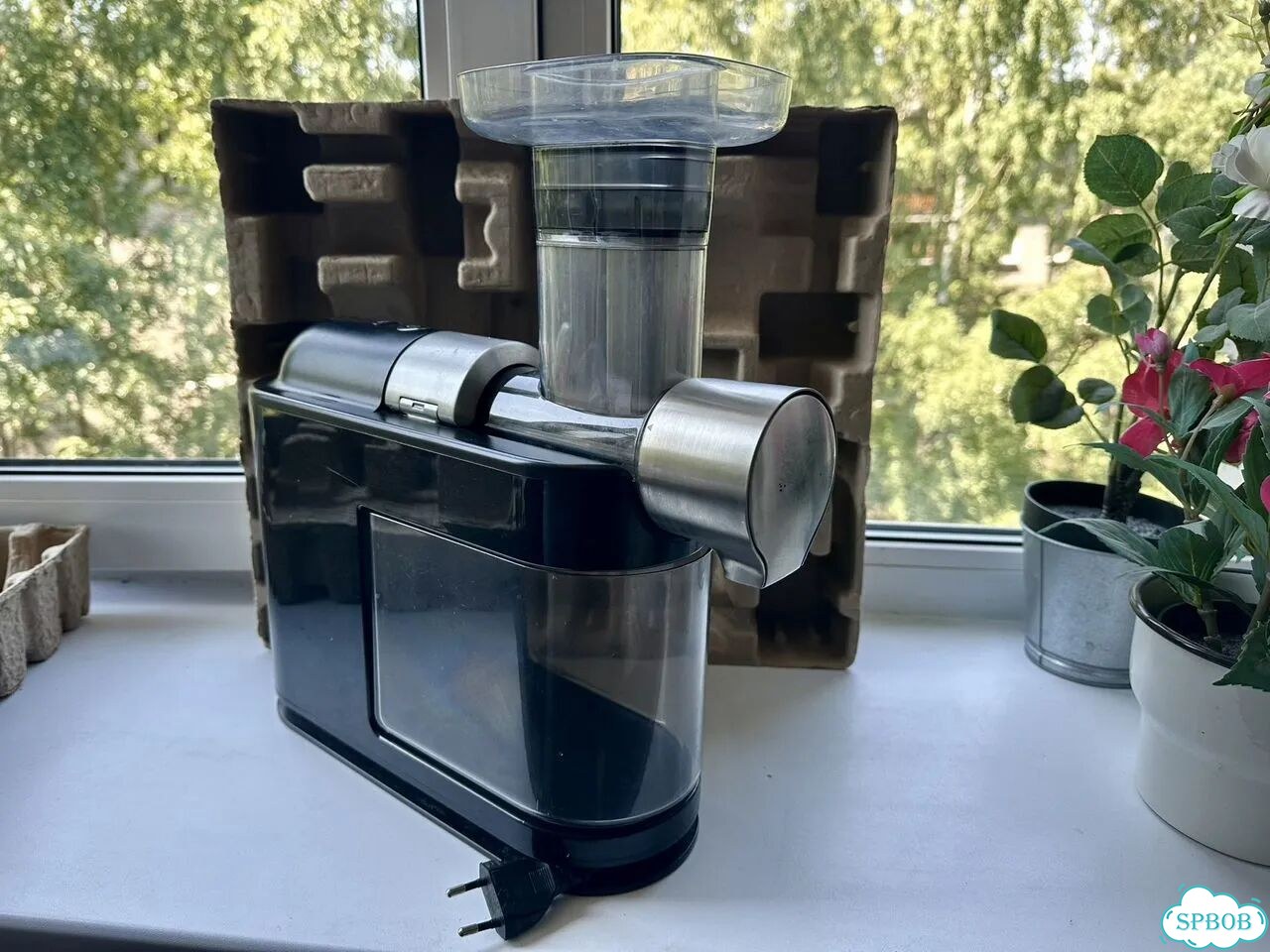 Соковыжималка шнековая philips HR1946 фото 1