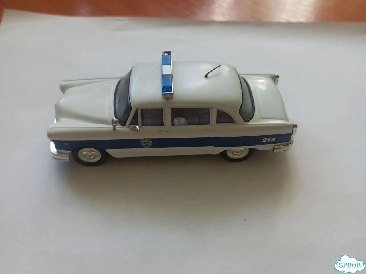 Модель автомобиля 1/43 фото 1