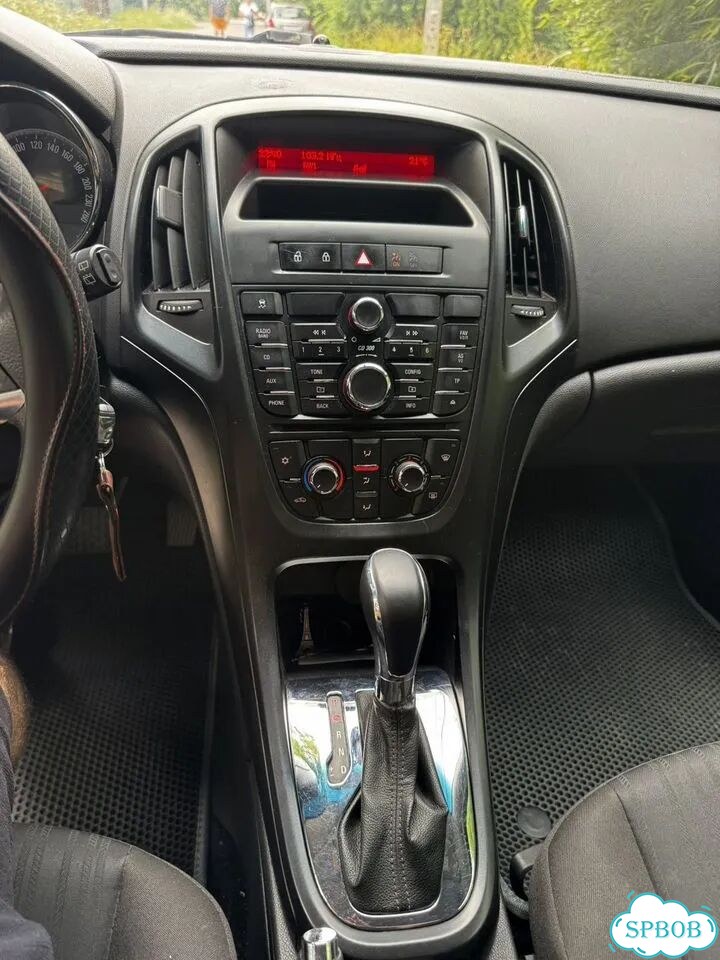 Opel Astra 1.6 AT, 2011, 221 830 км фото 11