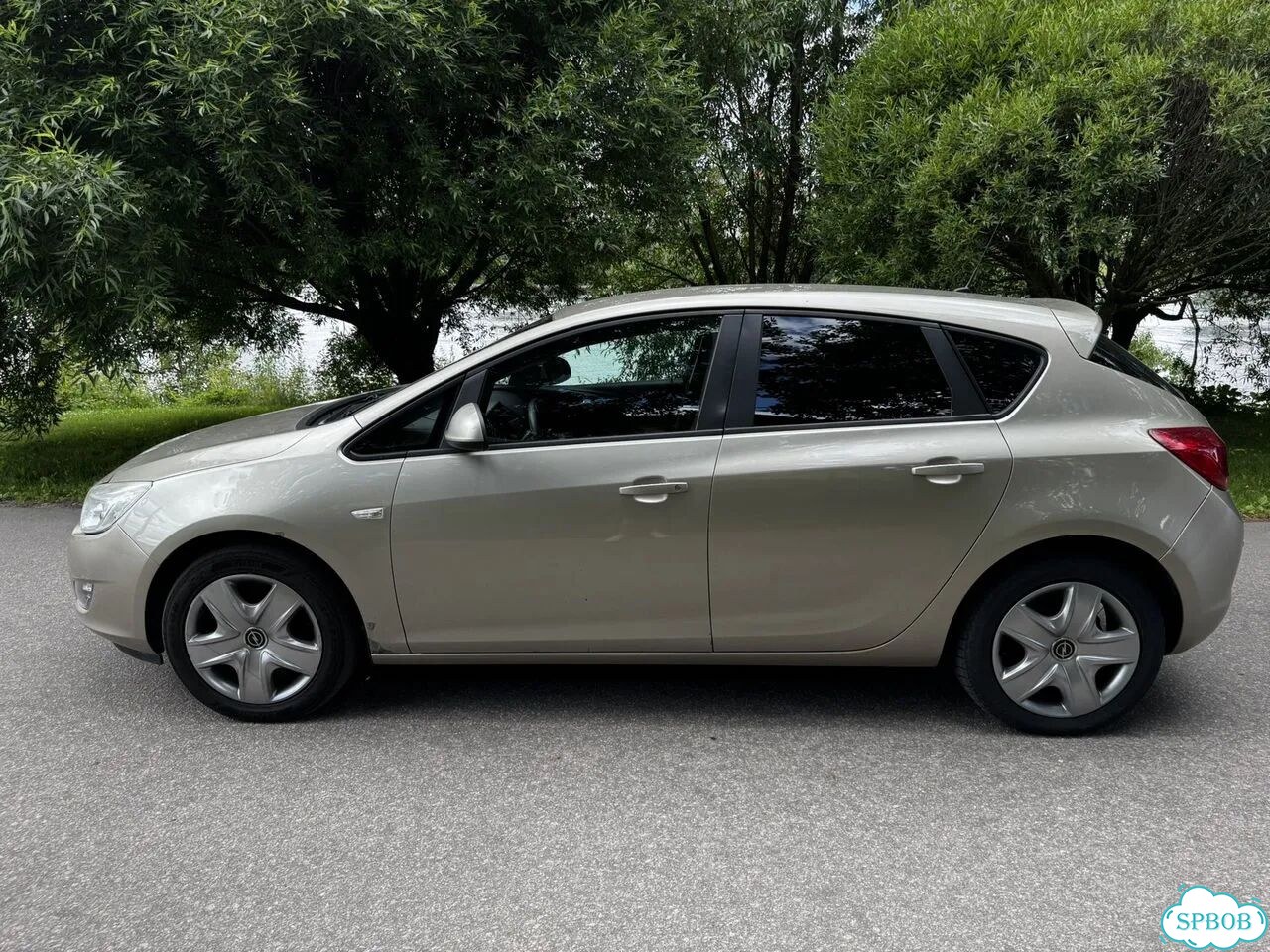 Opel Astra 1.6 AT, 2011, 221 830 км фото 6