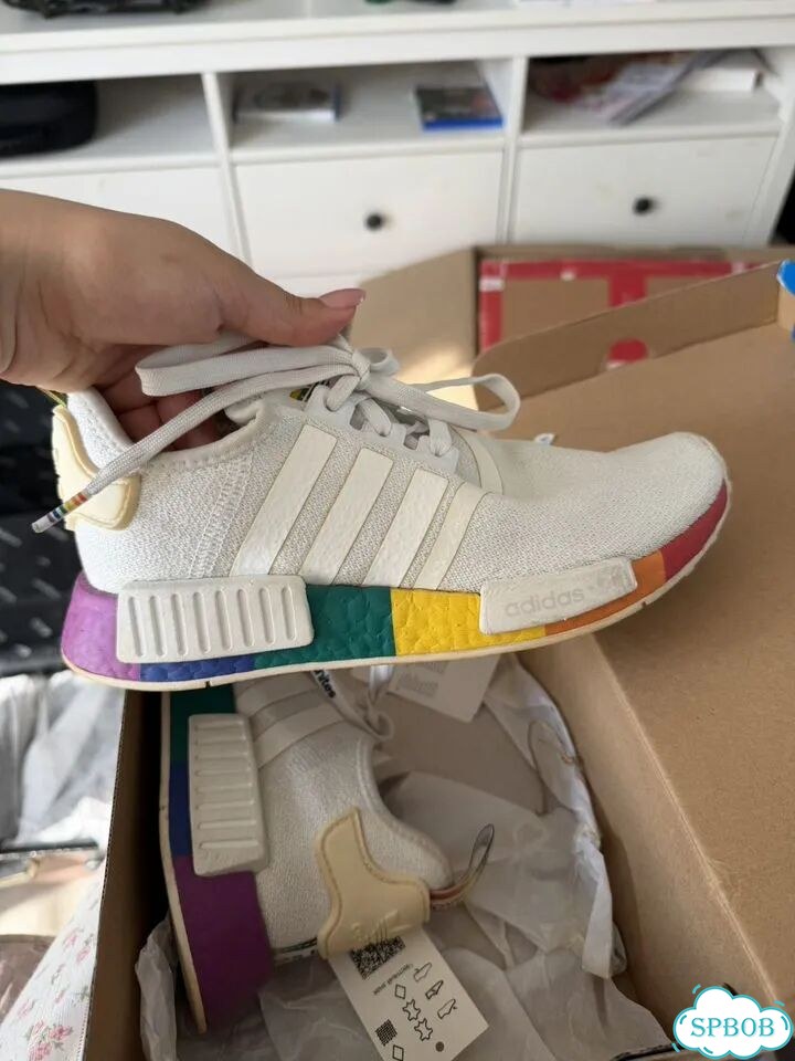 Кроссовки adidas фото 1