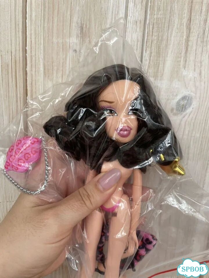 Кукла Bratz * Mean Girls, Gretchen новая фото 2
