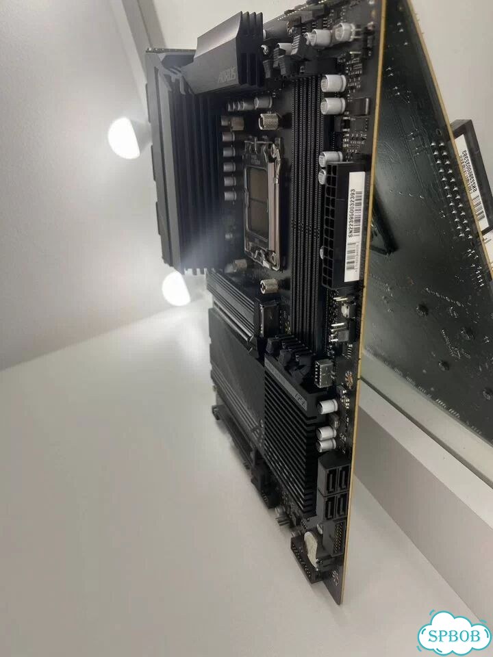 Материнская плата Gigabyte Aorus b650 ddr5 фото 6