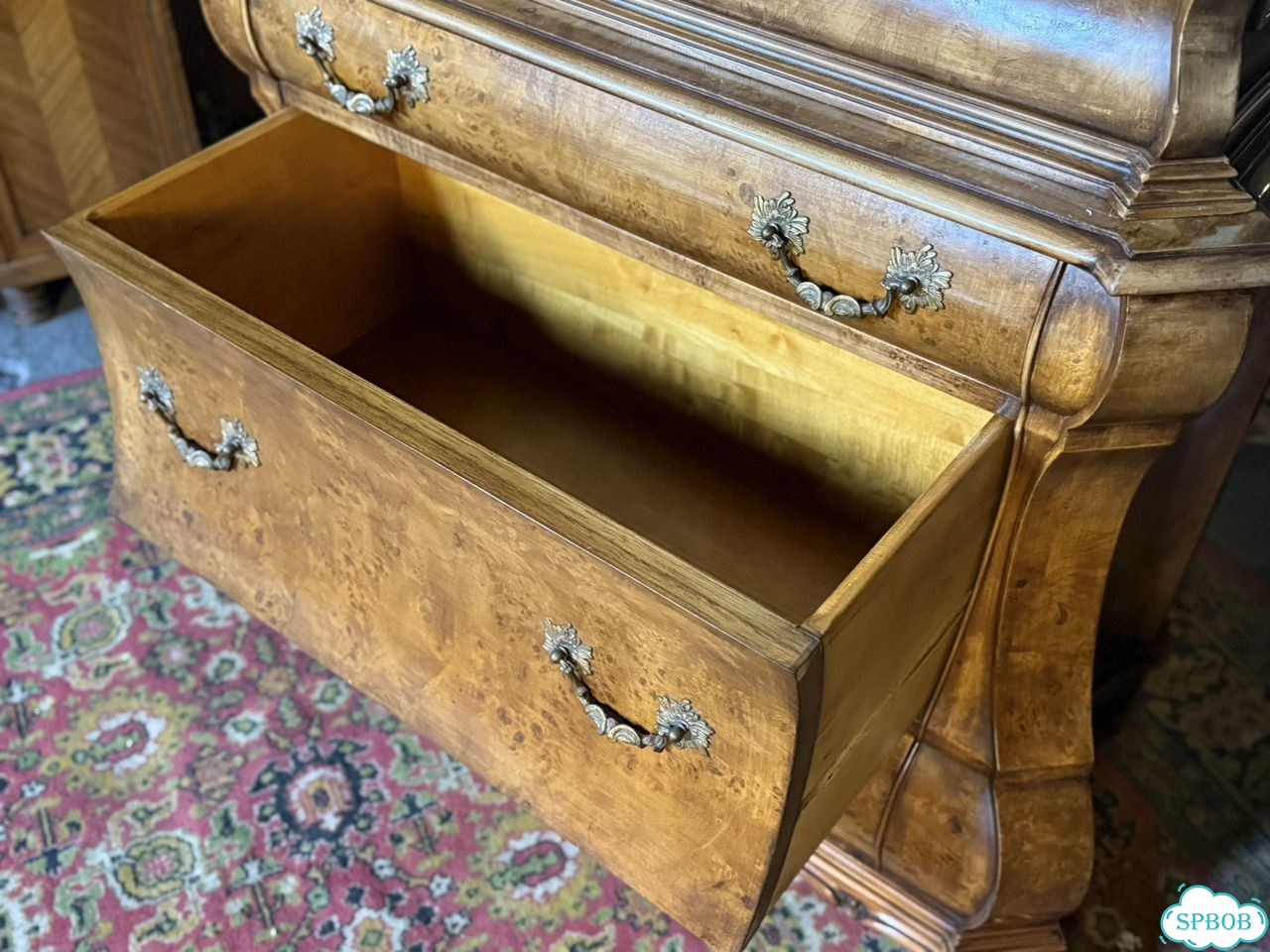 Витрина старинная фото 6