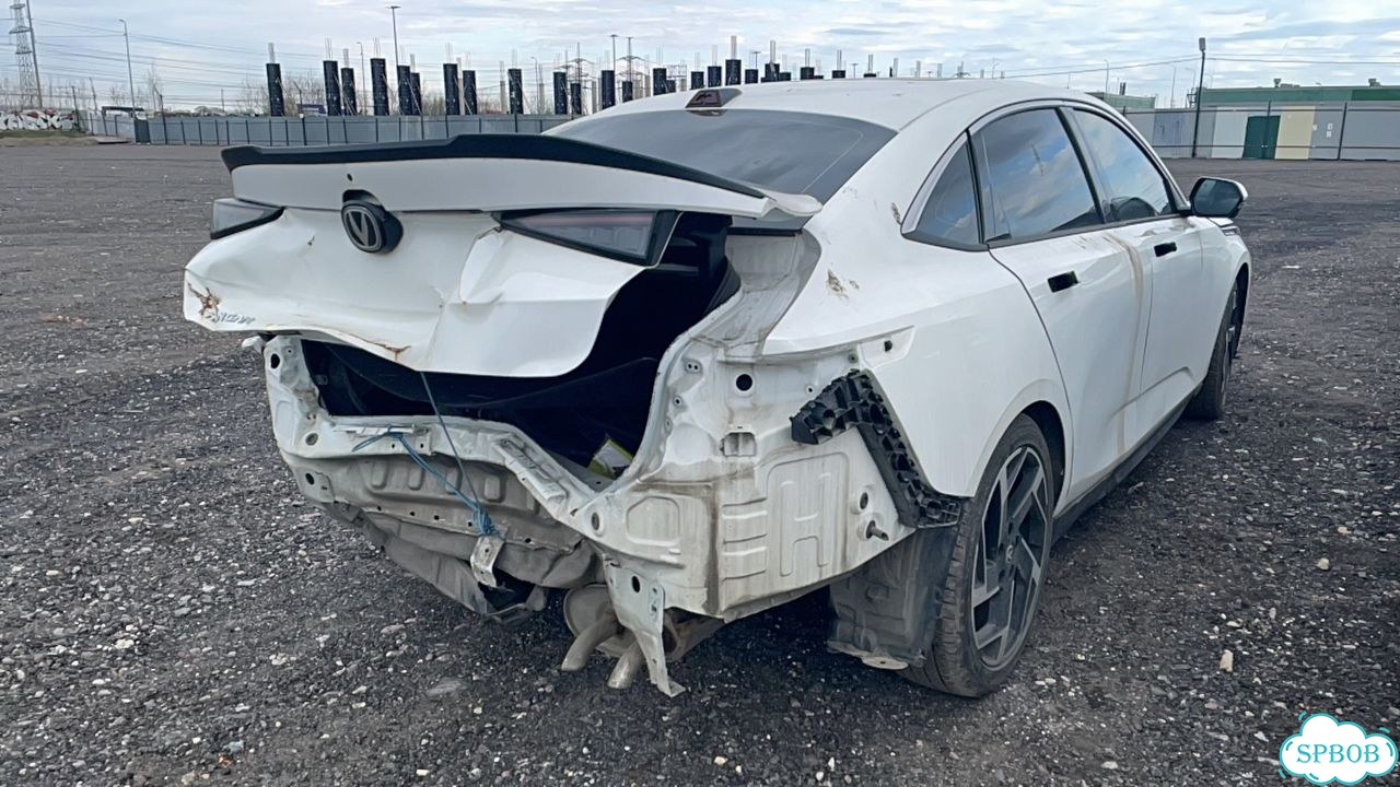 Changan Lamore 1.5 AMT, 2023, битый, 79 749 км фото 5