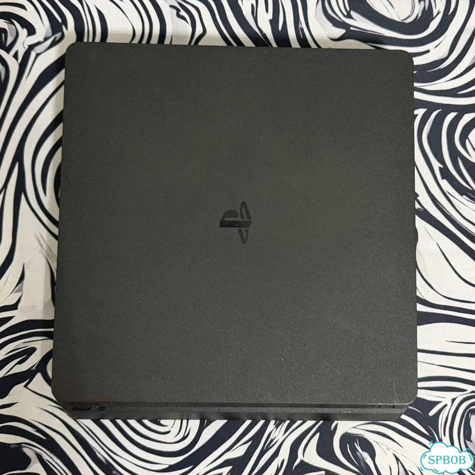 PlayStation 4 Slim + 3 геймпада + 2 док станции фото 3