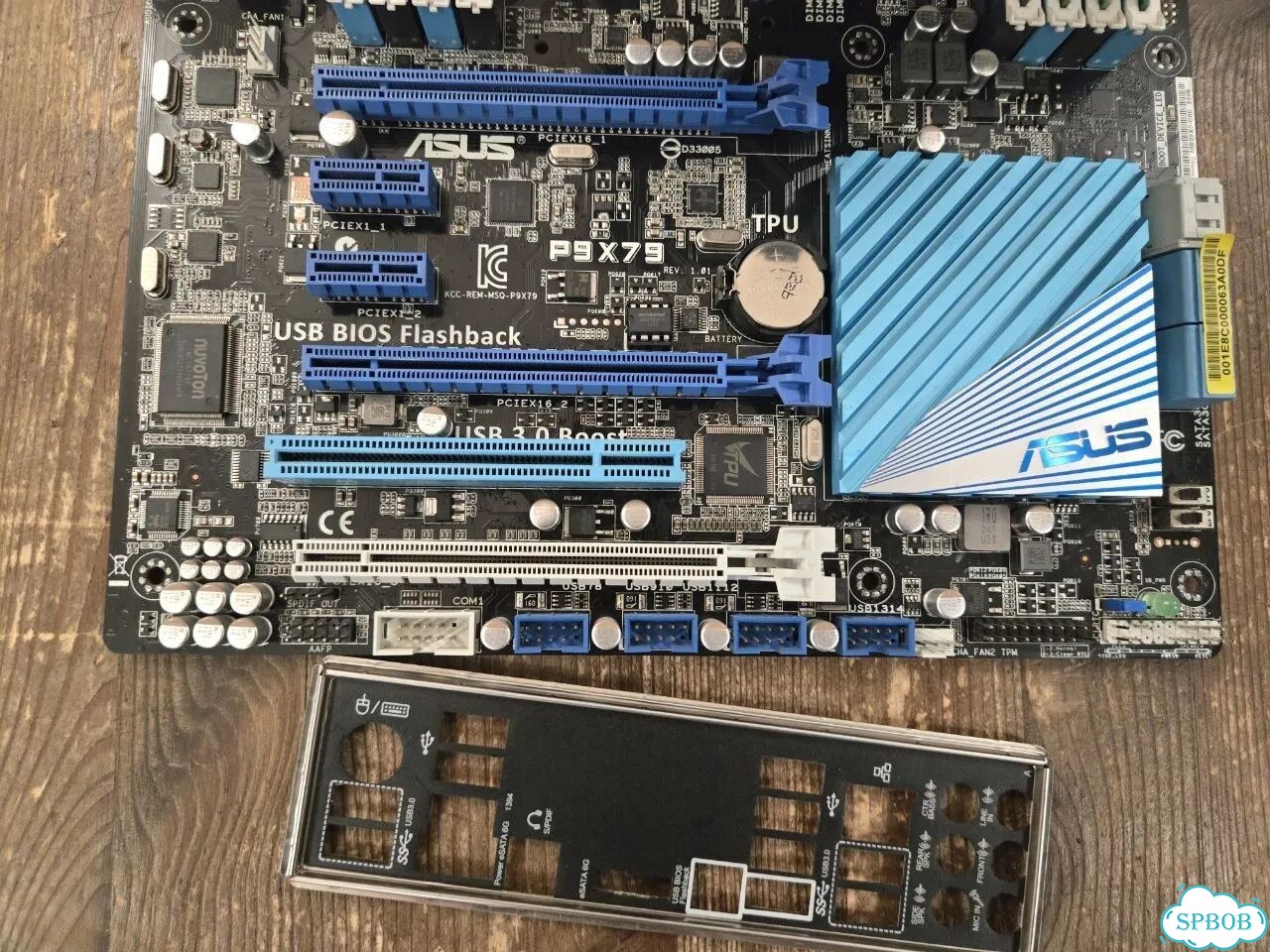 Asus p9x79 LGA2011 core i7 3820 16гб озу фото 5