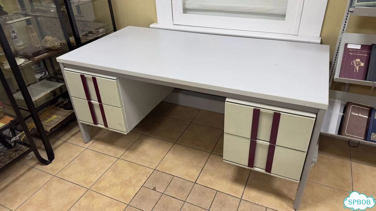 Стол фото 2