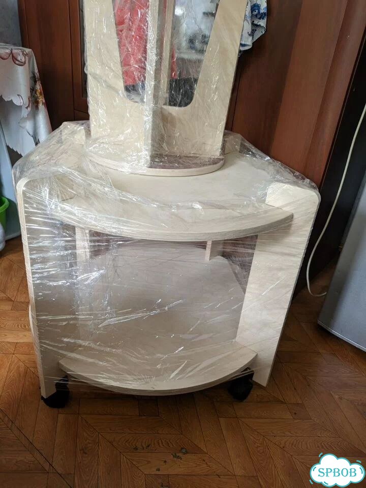 Журнальный столик на колесах фото 1