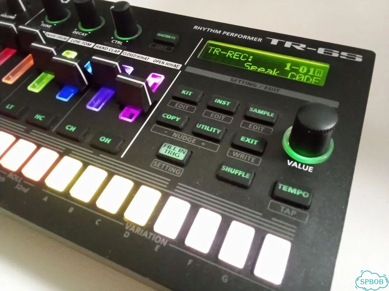 Драм машина-грувбокс Roland TR-6S фото 5