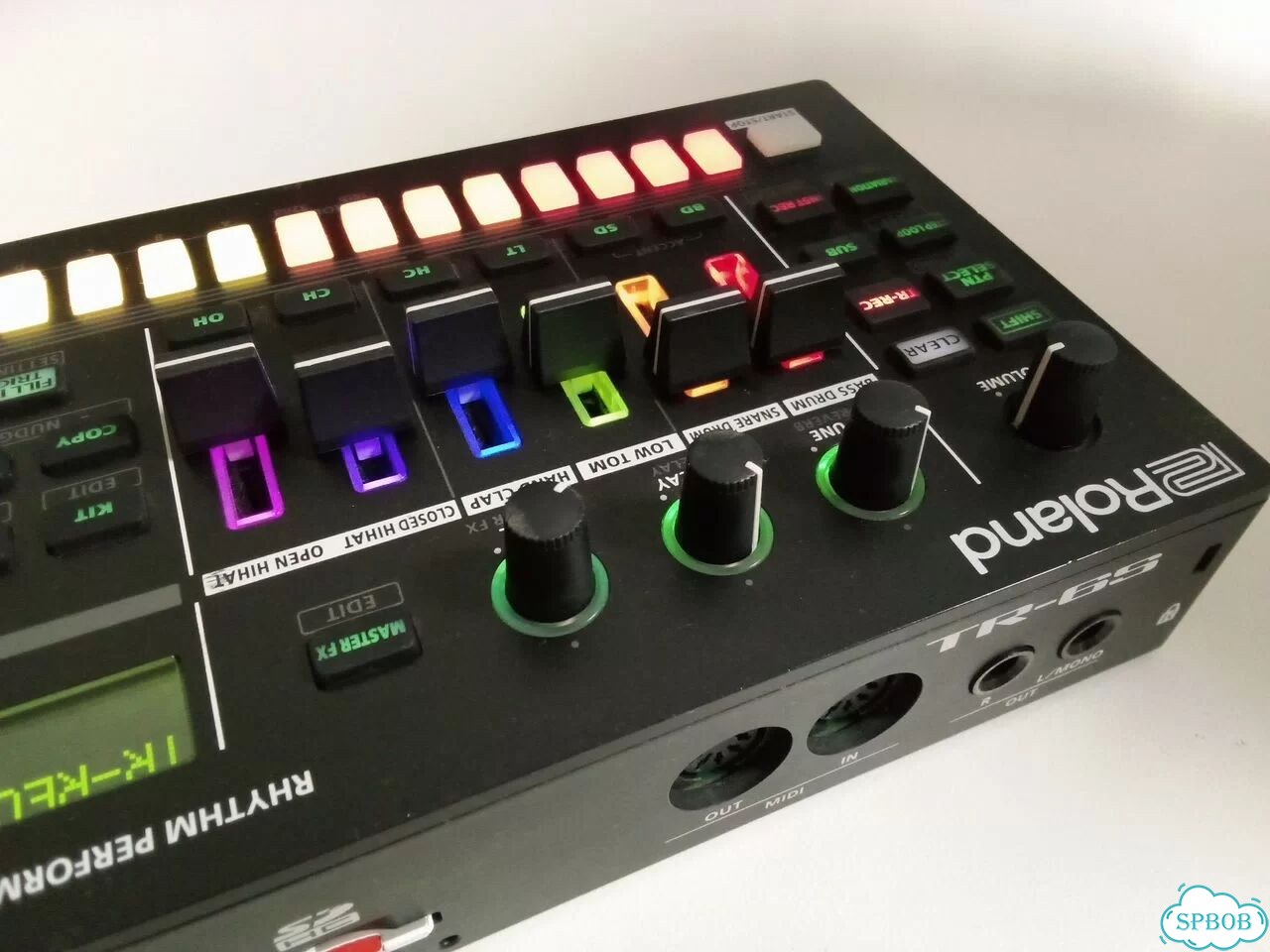 Драм машина-грувбокс Roland TR-6S фото 6