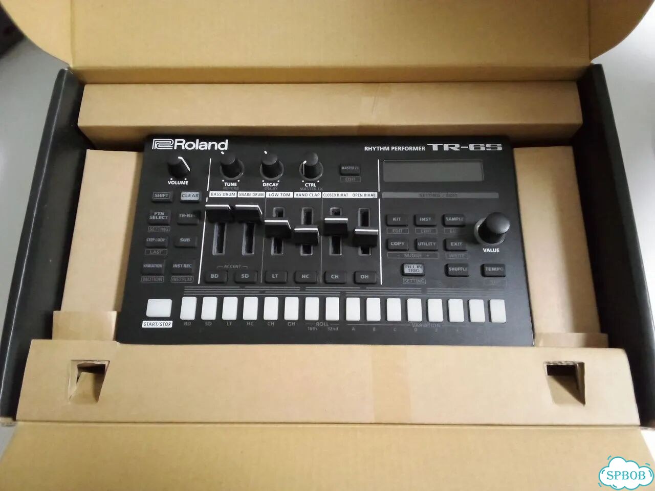 Драм машина-грувбокс Roland TR-6S фото 7