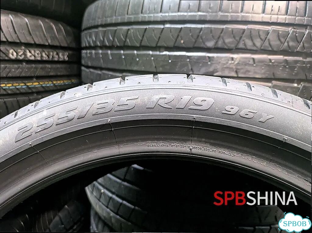 Pirelli P Zero PZ4 225/40 R19 и 255/35 R19 94Z фото 5