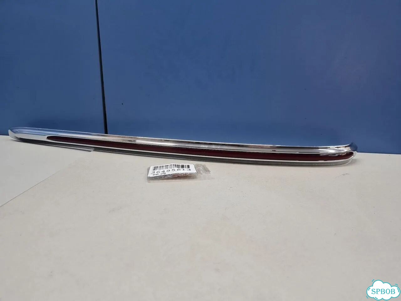 Эмблема на капот Hongqi HS5 2019 фото 2