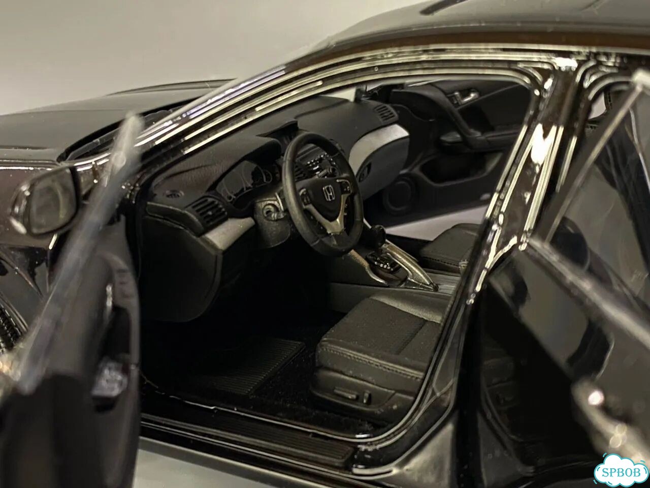 Модель Honda Accord viii (Spirior) 1:18 фото 8