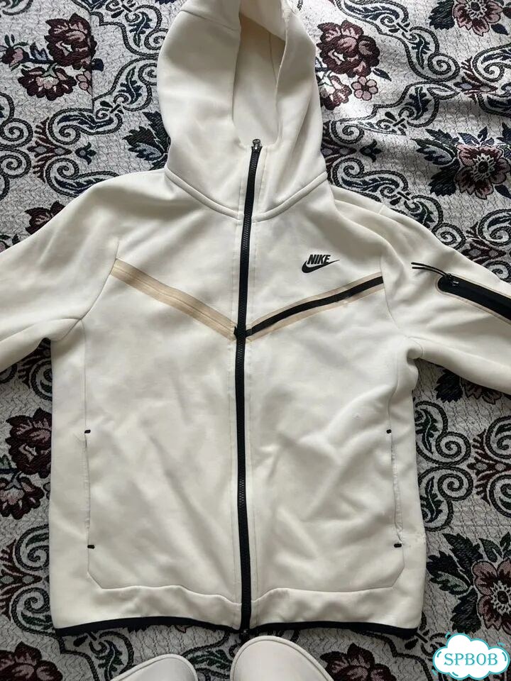 Nike tech fleece фото 1