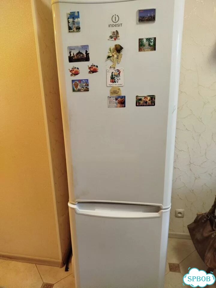Холодильник бу фото 1