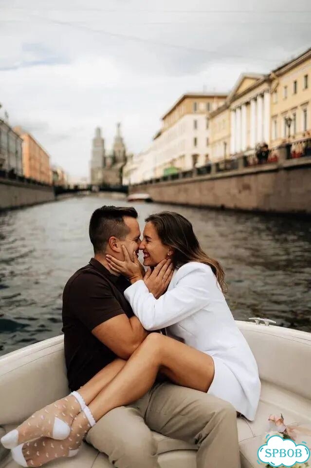 Аренда катера с капитаном. Разводные мосты спб фото 1