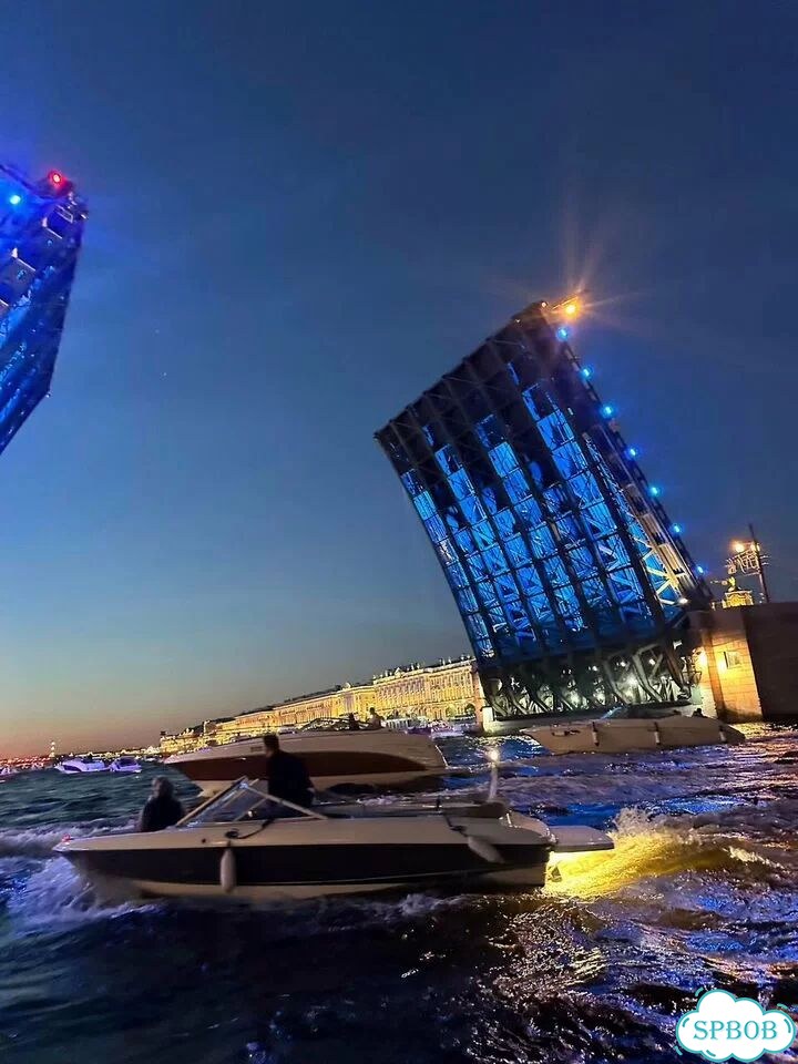 Аренда катера с капитаном. Разводные мосты спб фото 5
