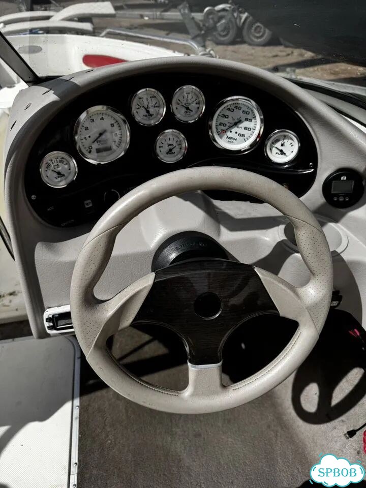 Катер Stingray 191 LX фото 11