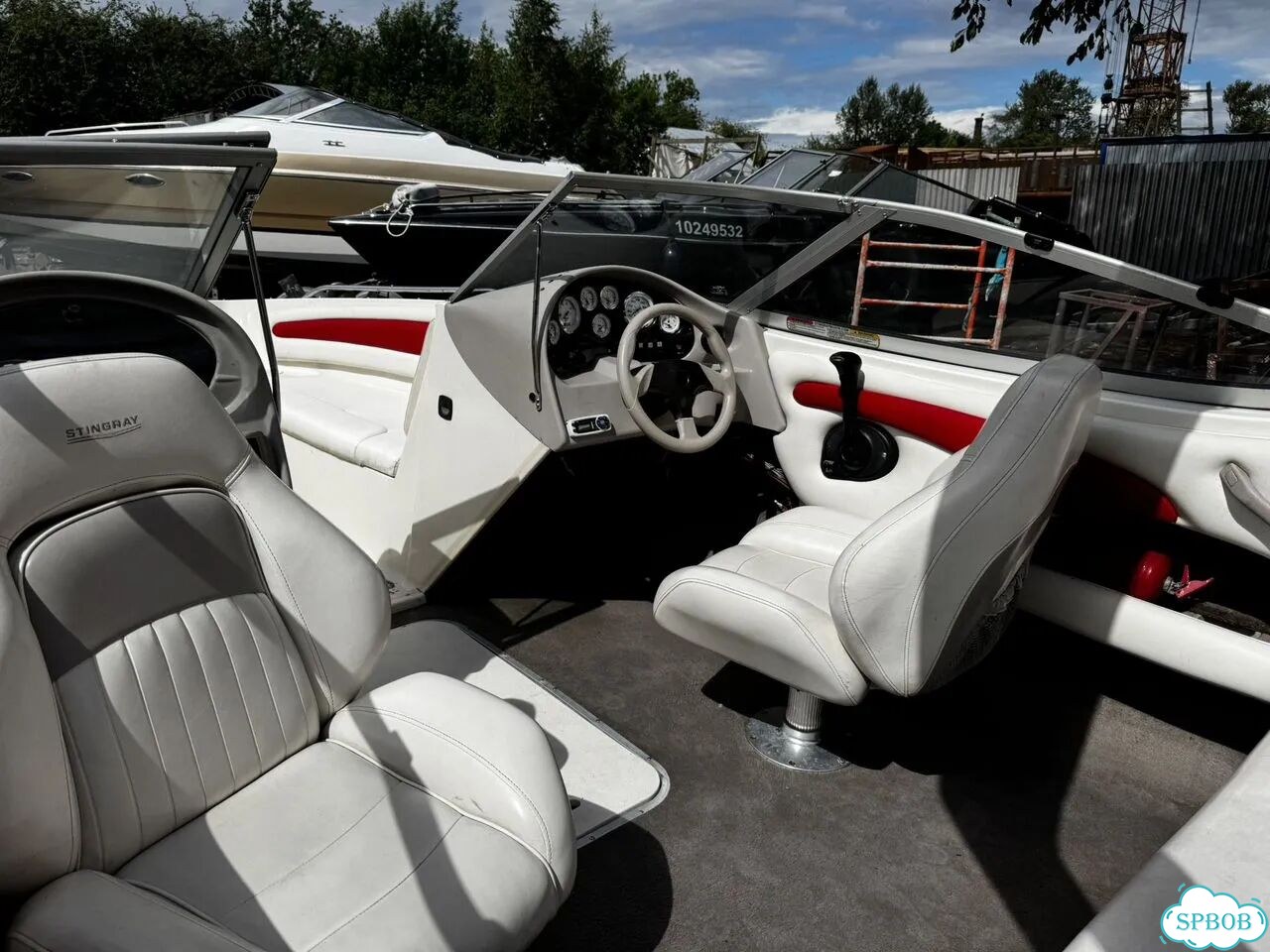 Катер Stingray 191 LX фото 6