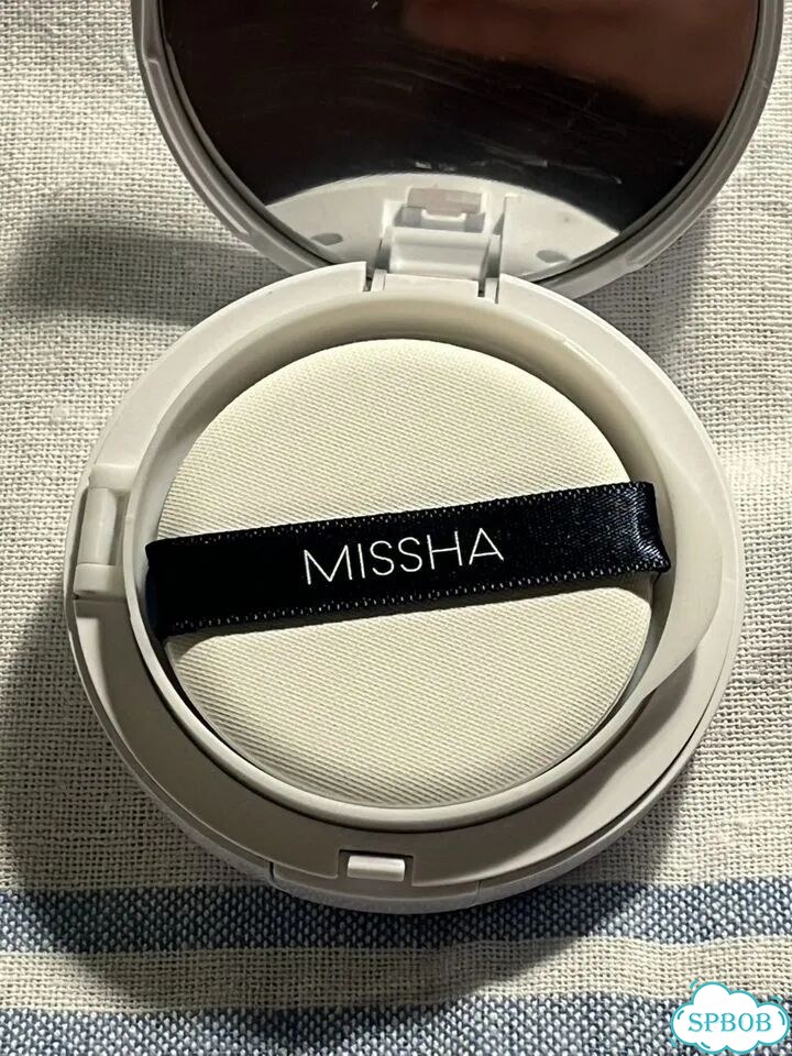 Missha тональный кушон с увлажняющим эффектом фото 3