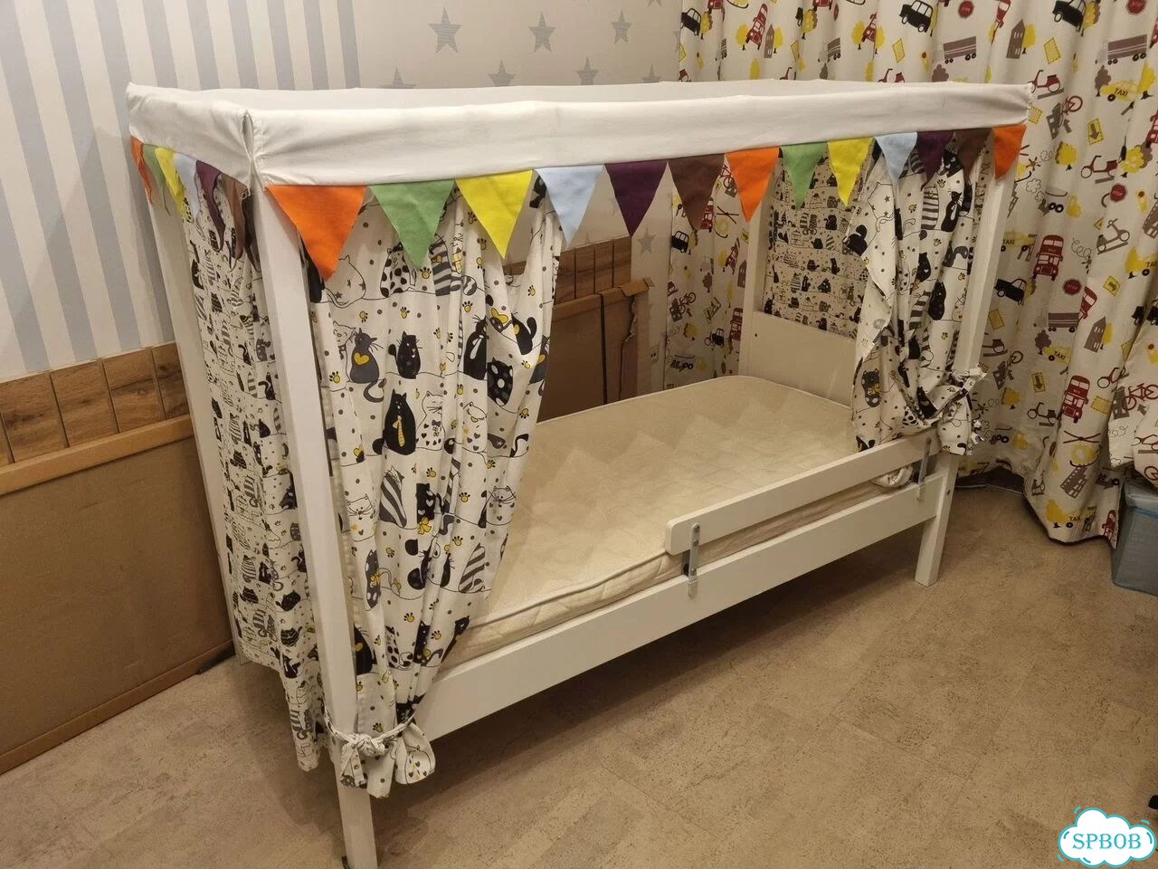Детская кровать IKEA ovre с пологом и матрасом фото 1