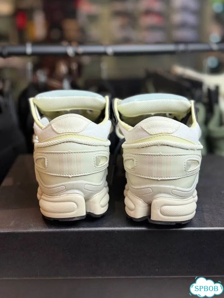 Кроссовки Adidas x Raf Simons Replicant Ozweego фото 4