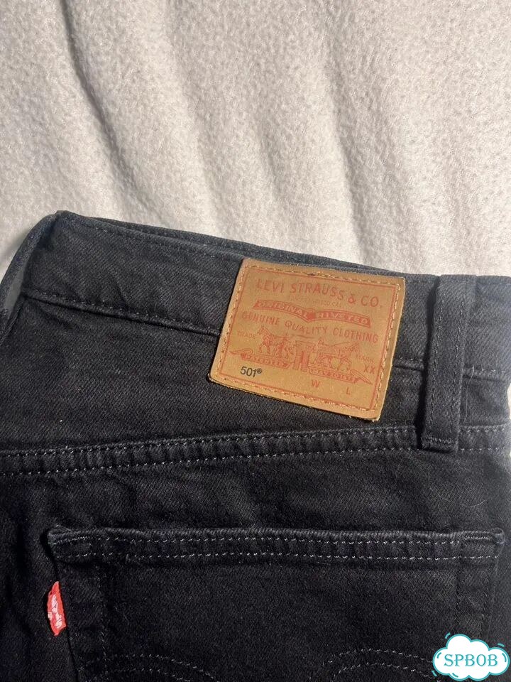 Джинсы женские levis 501 черные фото 4