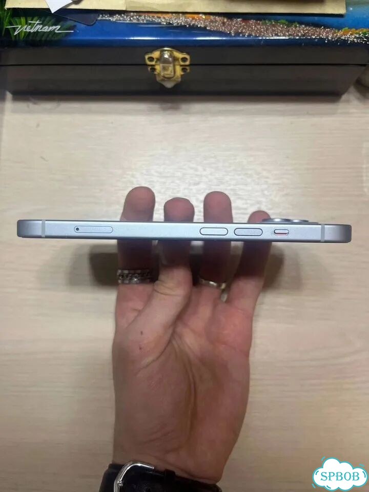 iPhone 15, 128 ГБ, SIM + eSIM фото 5